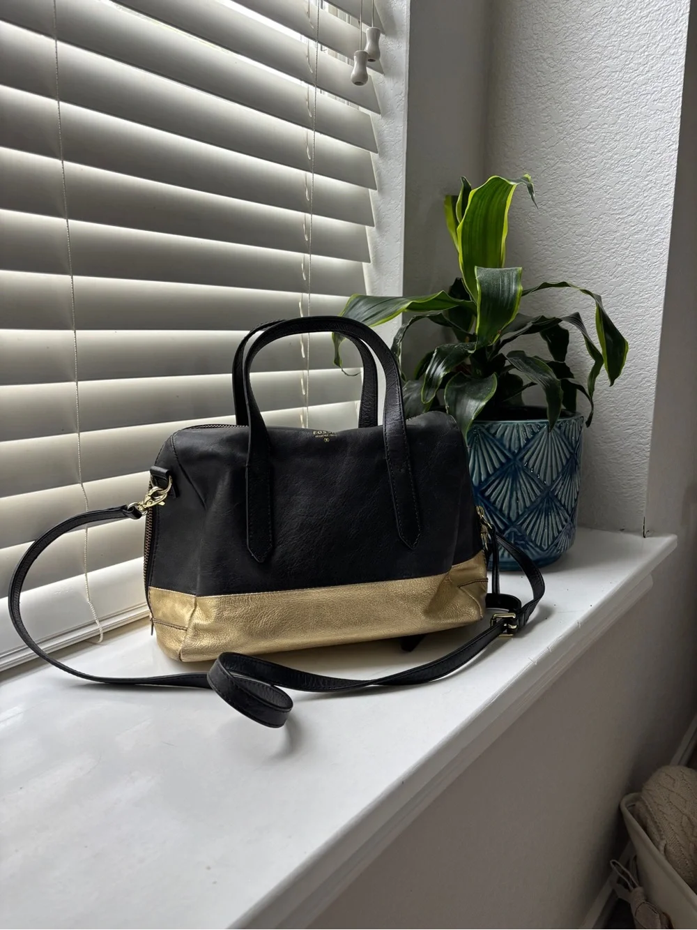 Fossil Black and Gold Leather Sydney Satchel - Picture 1 of 5